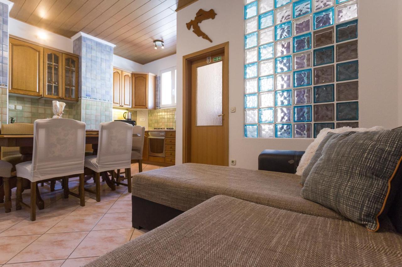 Apartman Ikar โปดสตรานา ภายนอก รูปภาพ
