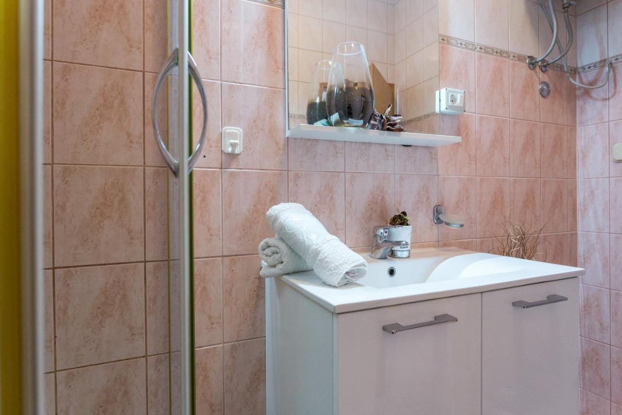 Apartman Ikar โปดสตรานา ภายนอก รูปภาพ